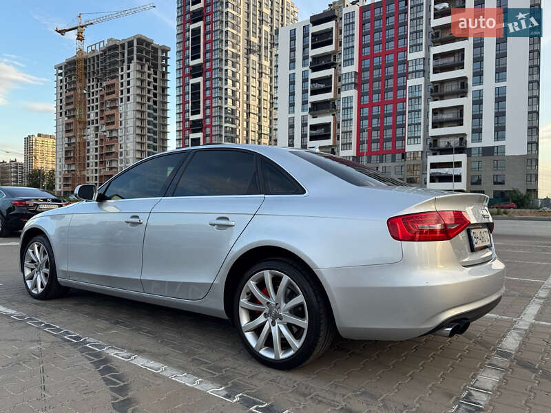 Седан Audi A4 2012 в Киеве