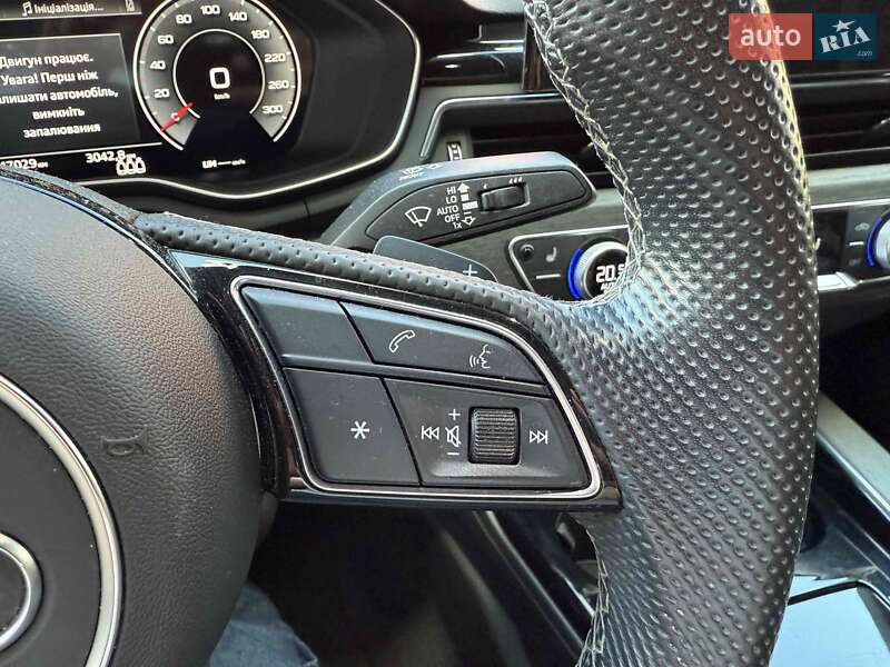 Седан Audi A4 2023 в Львове