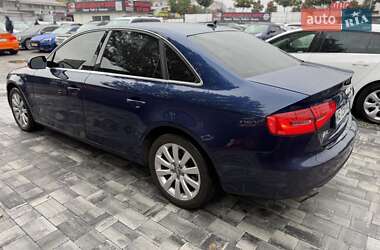 Седан Audi A4 2012 в 