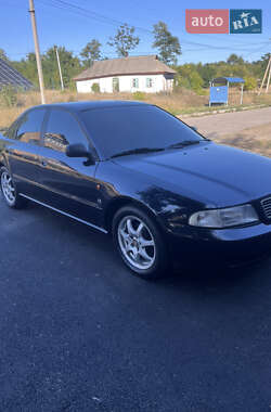 Седан Audi A4 1995 в 
