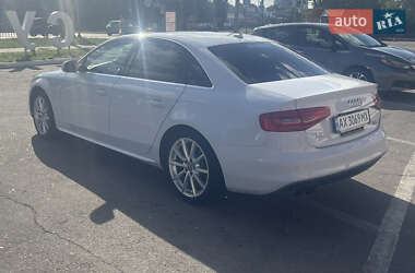 Седан Audi A4 2015 в 