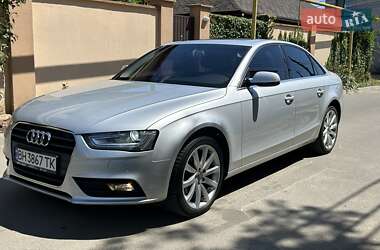 Седан Audi A4 2014 в 