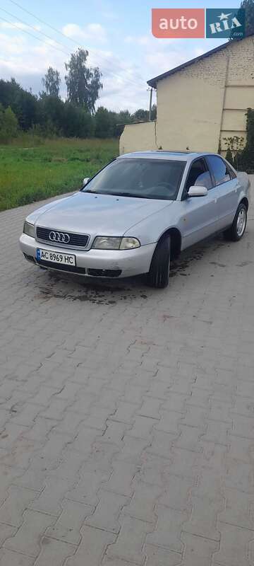 Седан Audi A4 1998 в Хмельницком