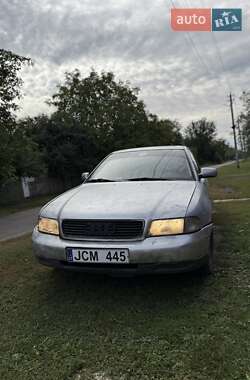 Седан Audi A4 2000 в 