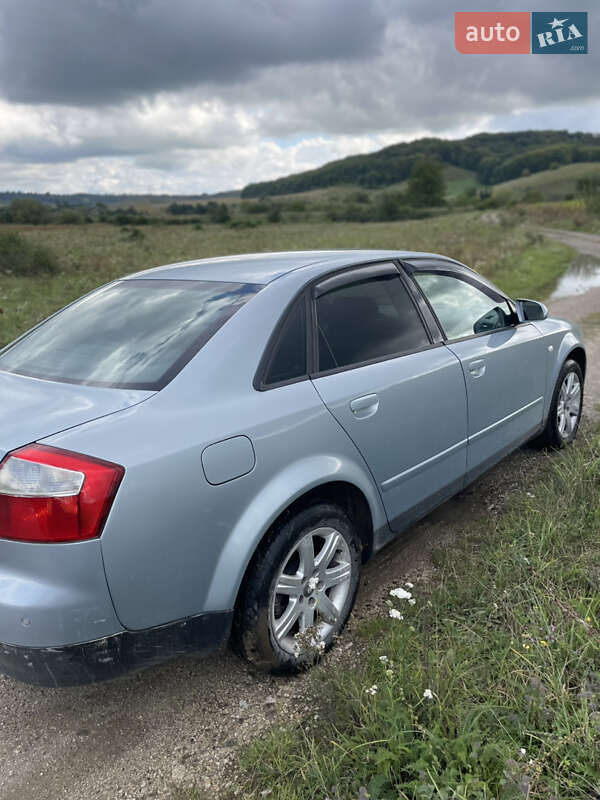Седан Audi A4 2002 в Золочеве