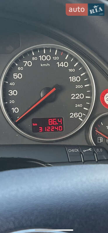 Седан Audi A4 2002 в Золочеве