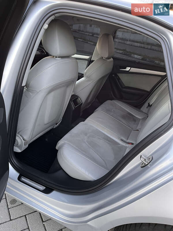 Седан Audi A4 2012 в Запорожье