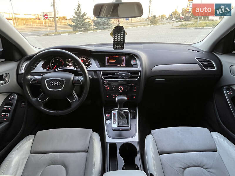 Седан Audi A4 2012 в Запорожье