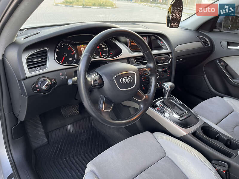 Седан Audi A4 2012 в Запорожье