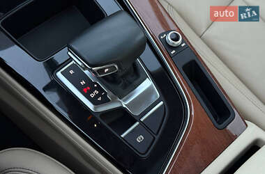 Седан Audi A4 2020 в 