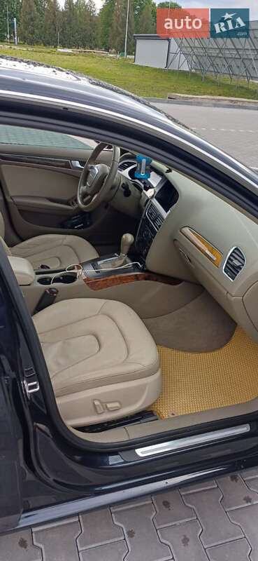 Седан Audi A4 2010 в Владимире
