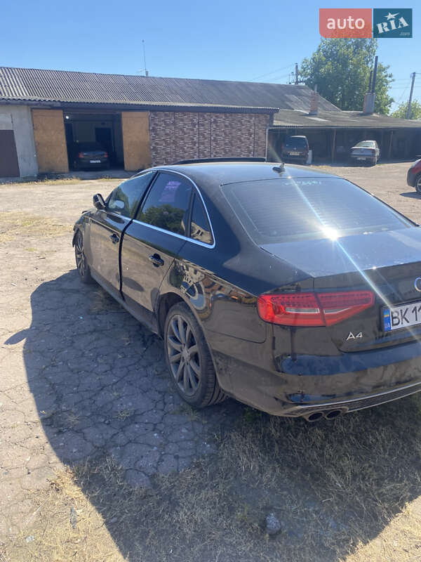 Audi A4 2014