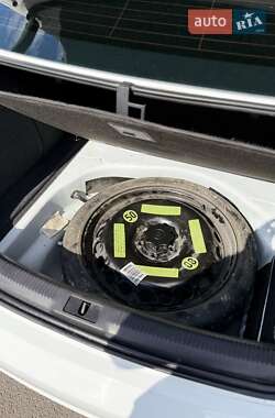 Седан Audi A4 2013 в 