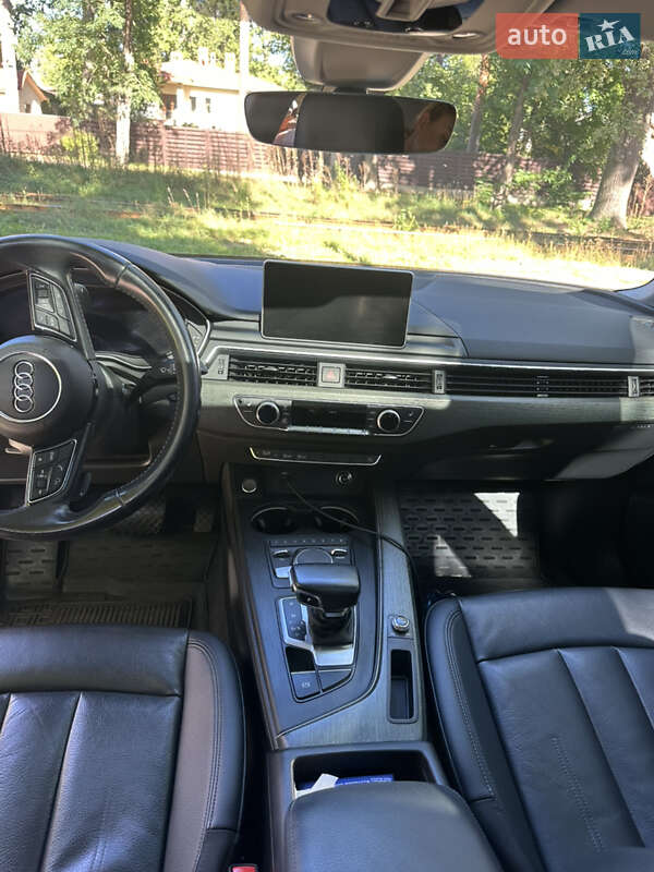Седан Audi A4 2018 в Киеве