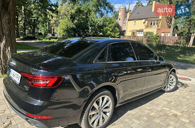 Седан Audi A4 2018 в 