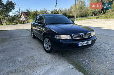 Седан Audi A4 1996 в Іваничах