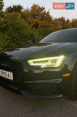 Седан Audi A4 2016 в 