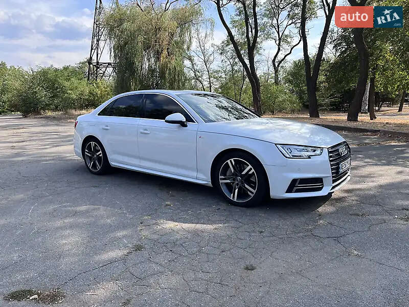 Седан Audi A4 2015 в Кривому Розі