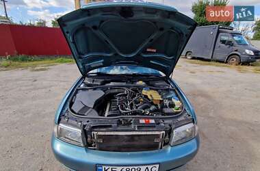 Седан Audi A4 1998 в 