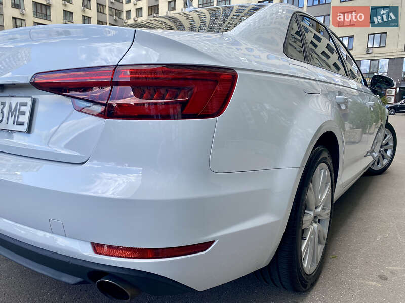 Седан Audi A4 2016 в Києві