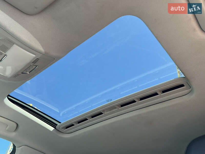 Седан Audi A4 2015 в Львове