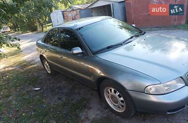Седан Audi A4 1996 в 