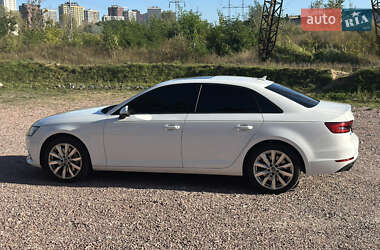 Седан Audi A4 2016 в 