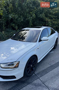 Седан Audi A4 2013 в 