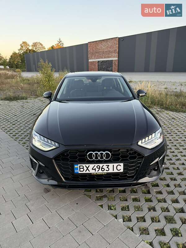 Седан Audi A4 2023 в Хмельницькому