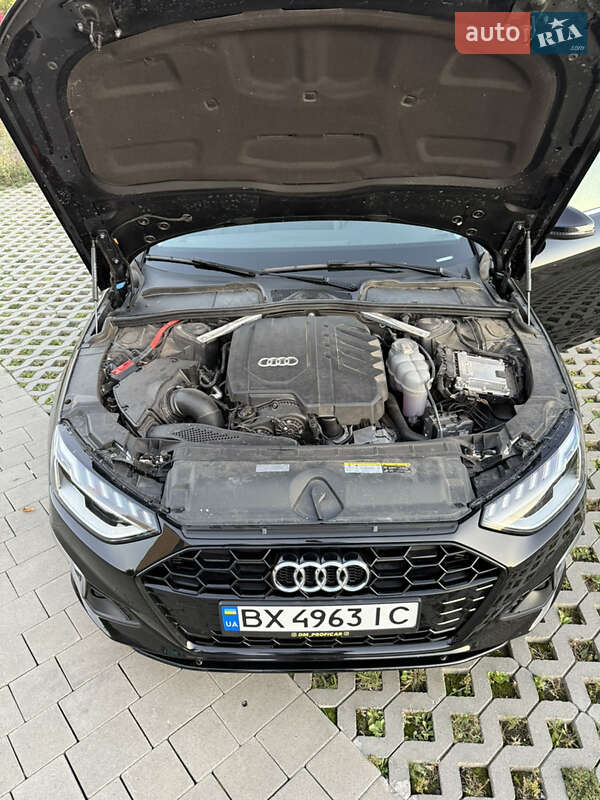 Седан Audi A4 2023 в Хмельницком