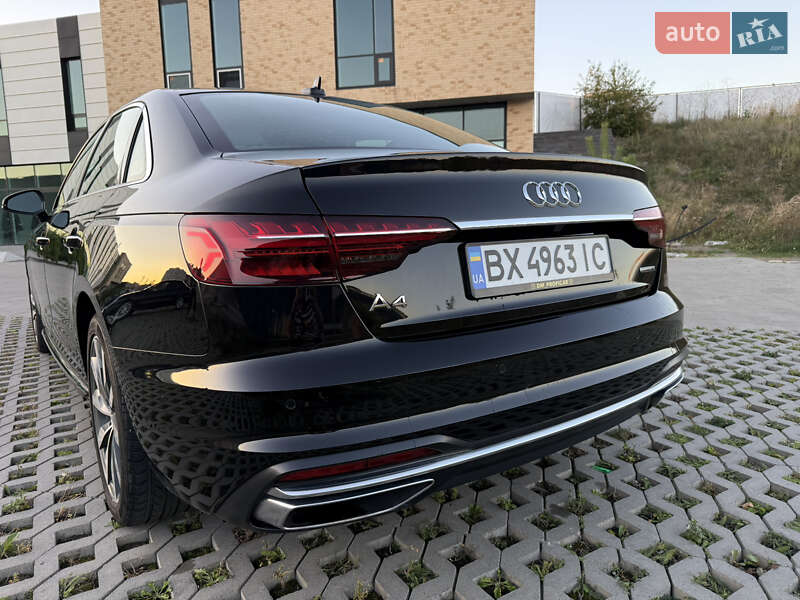 Седан Audi A4 2023 в Хмельницькому