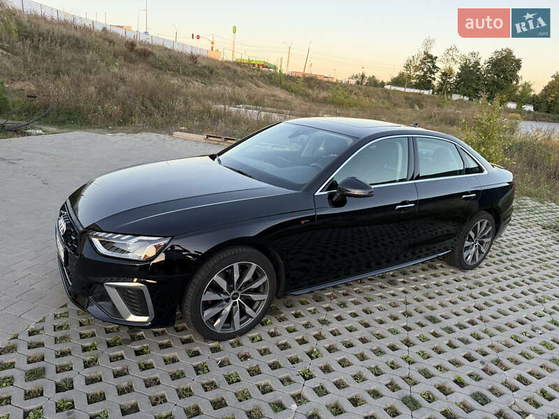 Седан Audi A4 2023 в Хмельницькому
