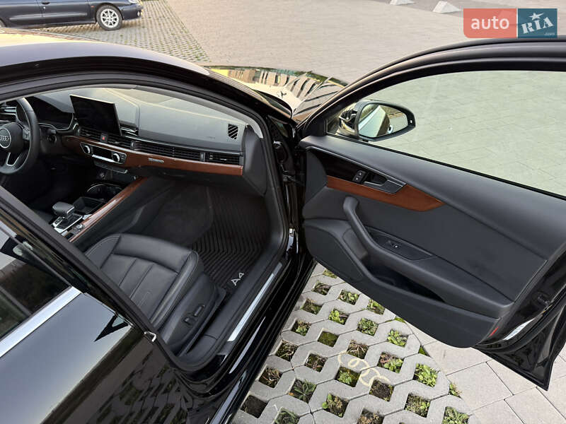 Седан Audi A4 2023 в Хмельницькому