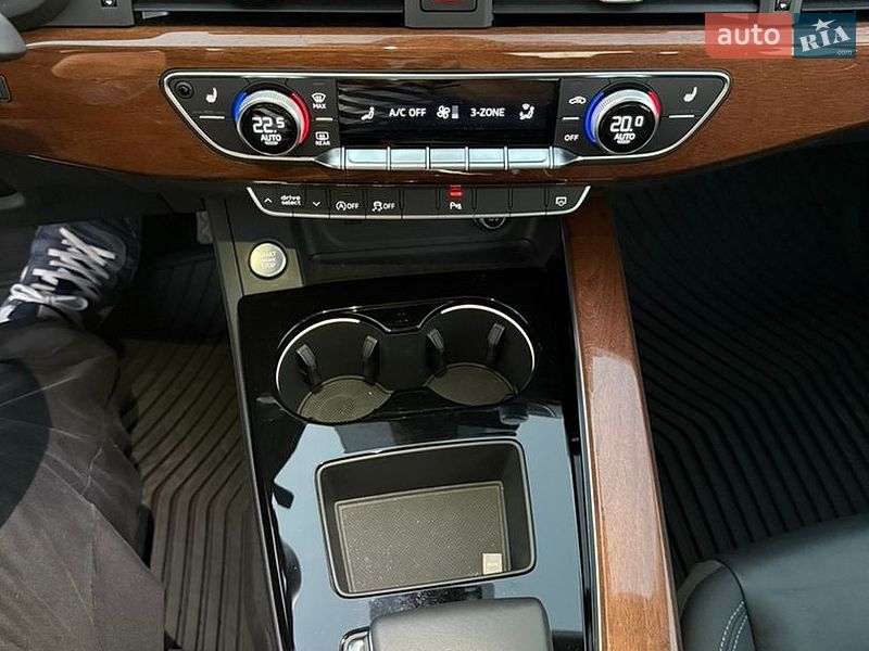 Седан Audi A4 2023 в Хмельницькому