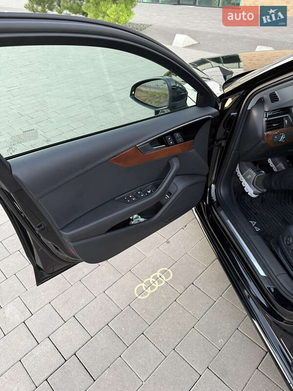 Седан Audi A4 2023 в Хмельницькому