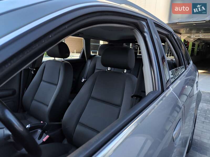 Универсал Audi A4 2004 в Киеве