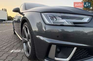 Седан Audi A4 2018 в 