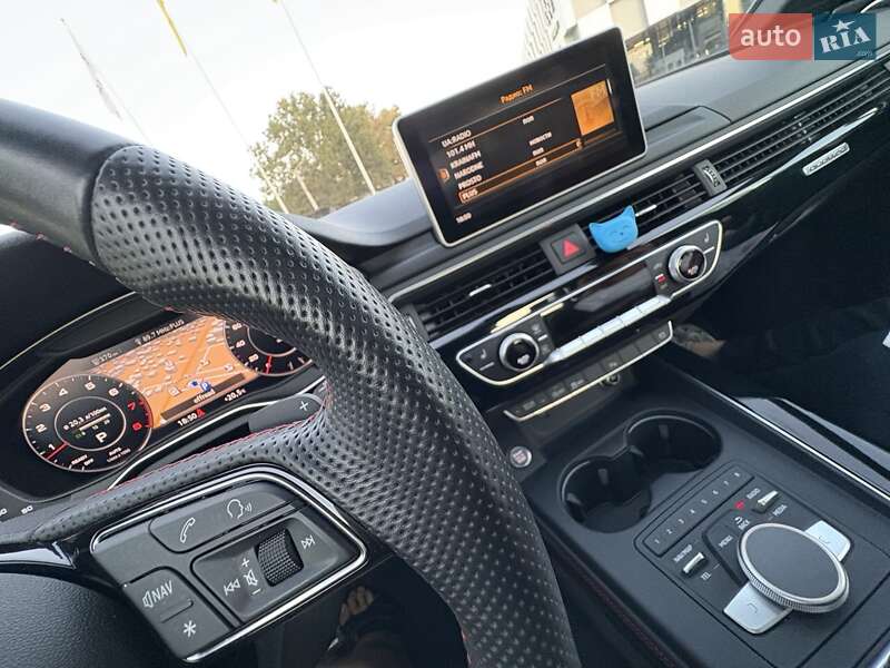 Седан Audi A4 2018 в Одессе