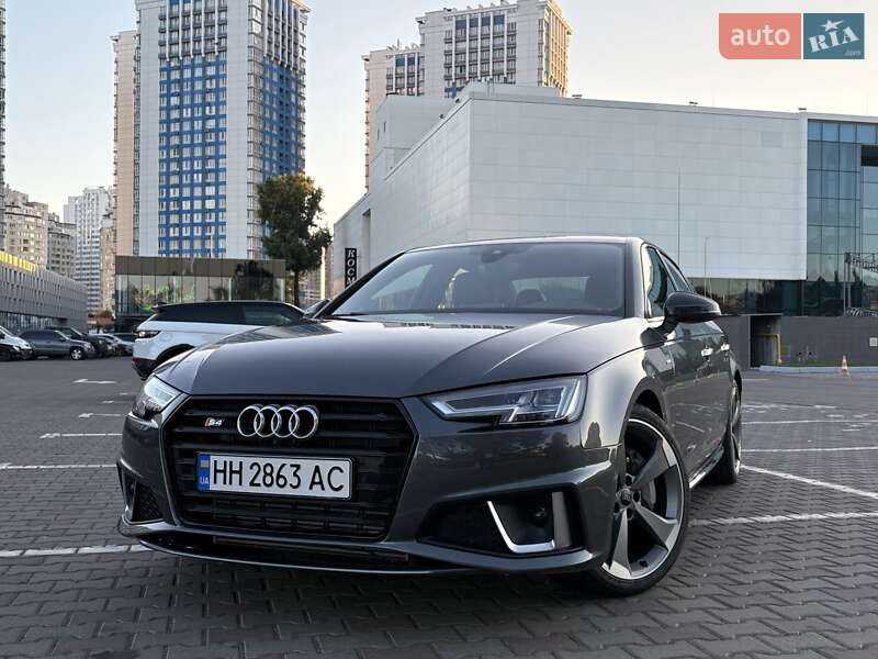 Седан Audi A4 2018 в Одессе
