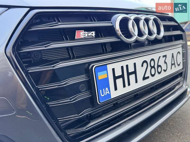 Седан Audi A4 2018 в Одессе