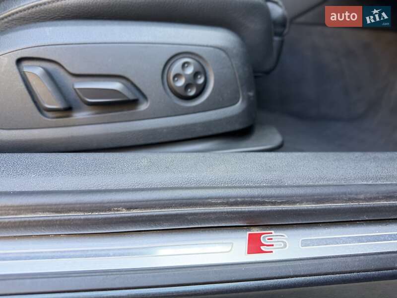 Седан Audi A4 2018 в Одессе