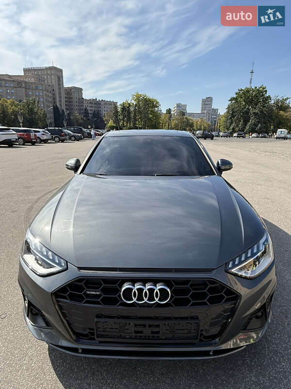 Audi A4 2023
