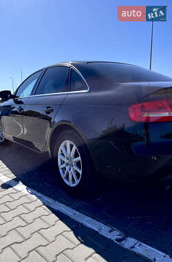 Седан Audi A4 2012 в 