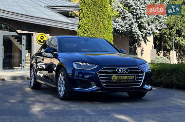 Седан Audi A4 2021 в Львове