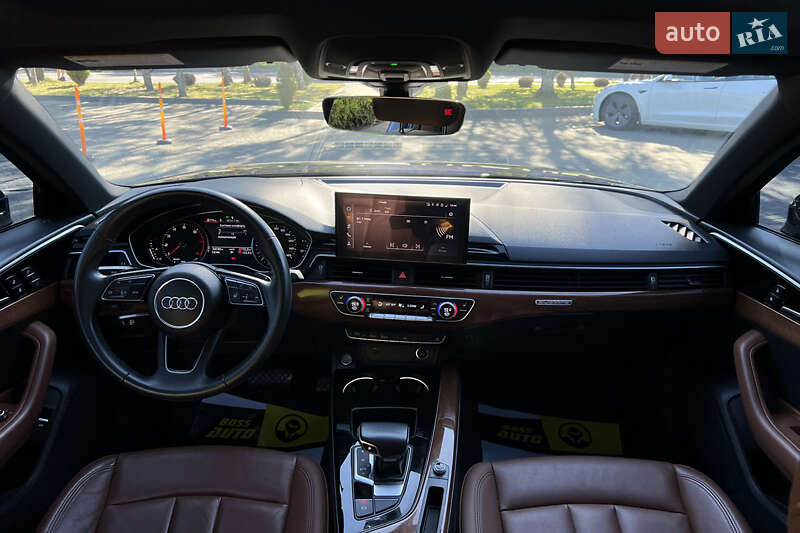 Седан Audi A4 2021 в Львове