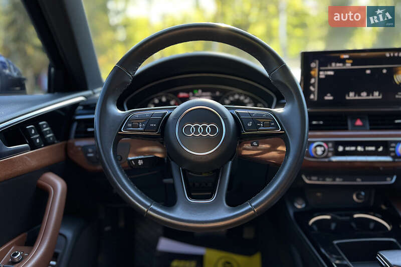 Седан Audi A4 2021 в Львове