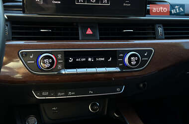 Седан Audi A4 2021 в 