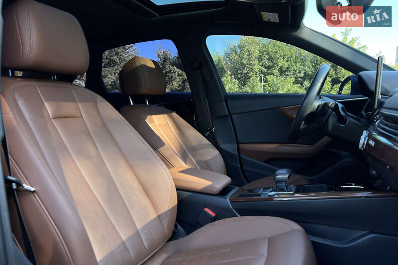 Седан Audi A4 2021 в Львове