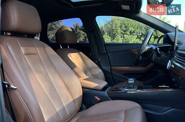 Седан Audi A4 2021 в 