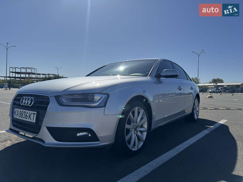 Седан Audi A4 2012 в Києві